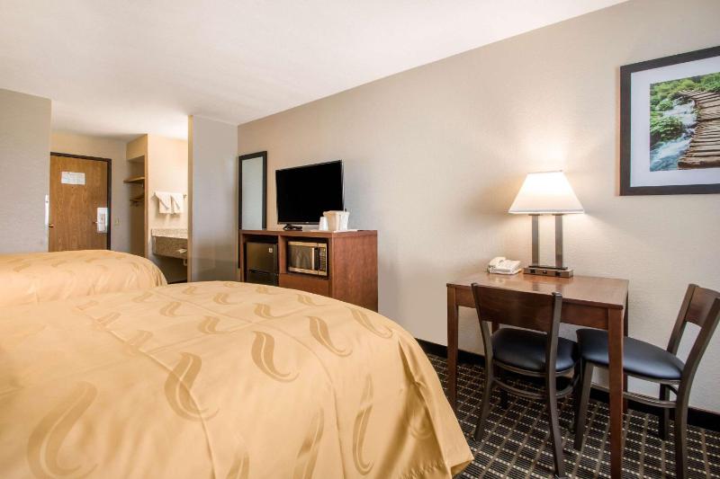 Double Room with Two Double Beds - Non-Smoking image 3