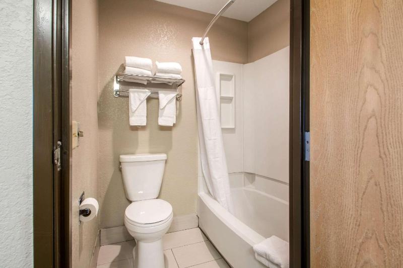 Double Room with Two Double Beds - Non-Smoking image 2