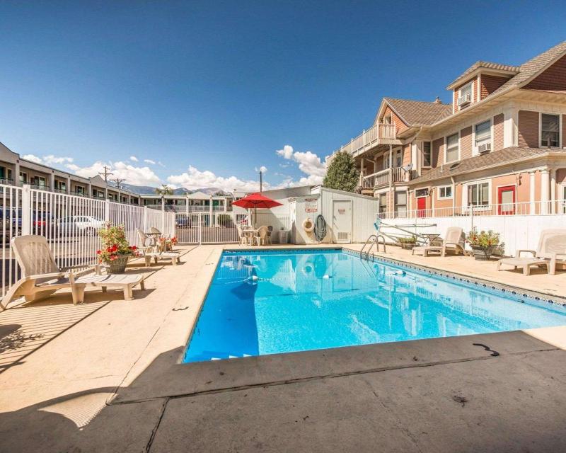 Econo Lodge Colorado Springs Downtown - image 7