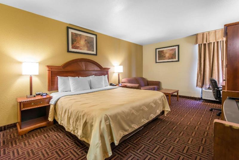 King Room - Non-Smoking image 3