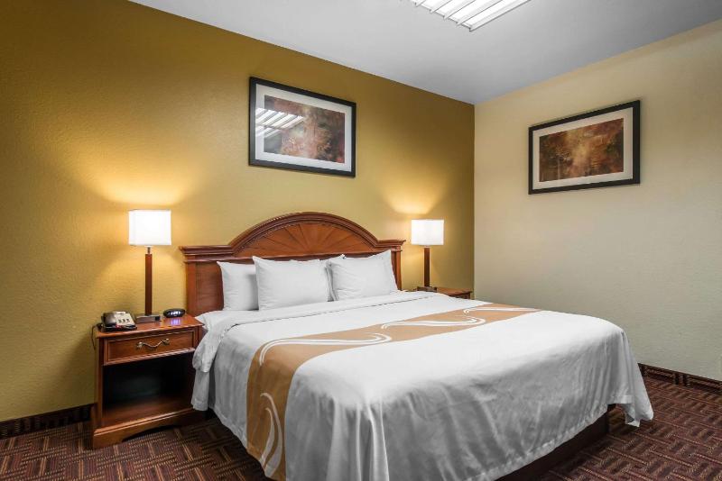 Quality Inn Colorado Springs South - image 10