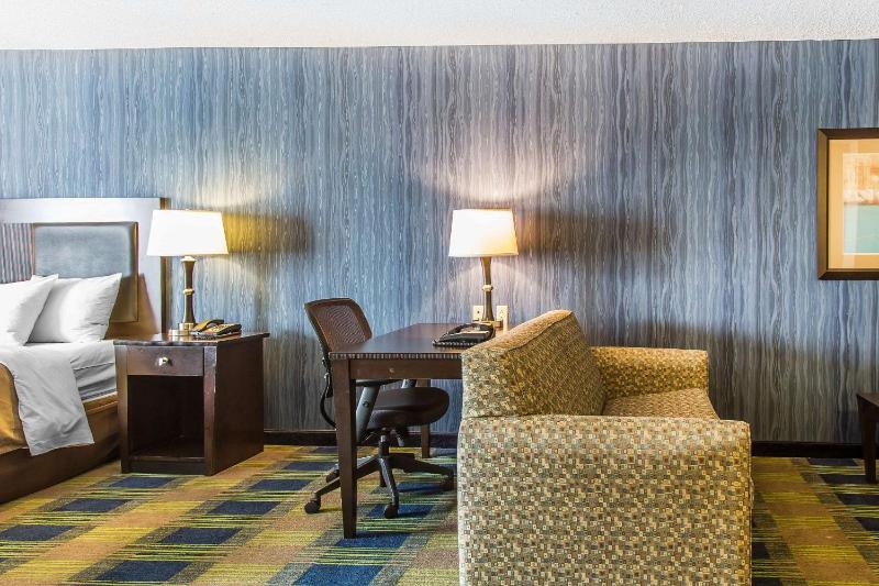 Business King Room image 3