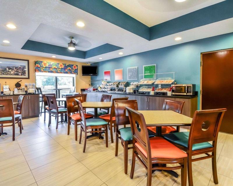 Comfort Suites Tampa - Brandon - image 24