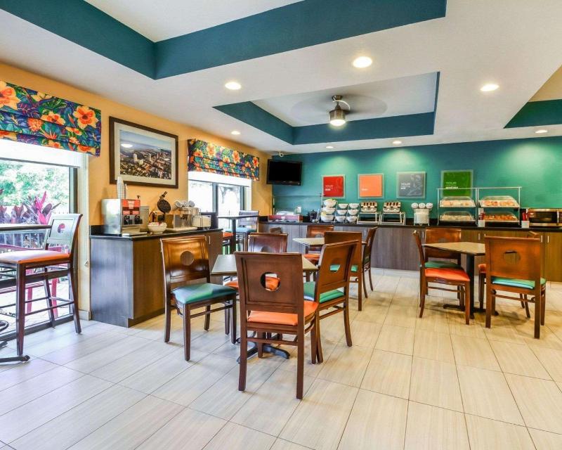 Comfort Suites Tampa - Brandon - image 17