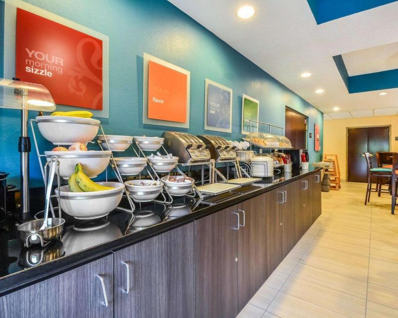 Comfort Suites Tampa - Brandon - image 32