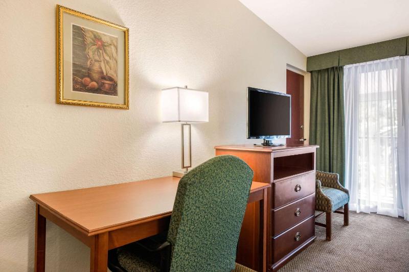 Double Room with Two Double Beds - Non-Smoking image 2
