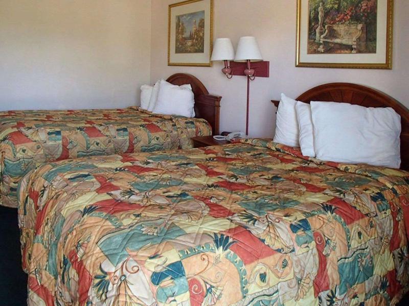 Double Room with Two Double Beds - Non-Smoking image 1