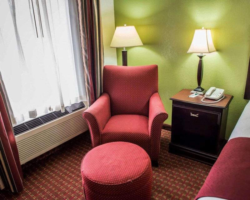 King Room - Non-Smoking image 3