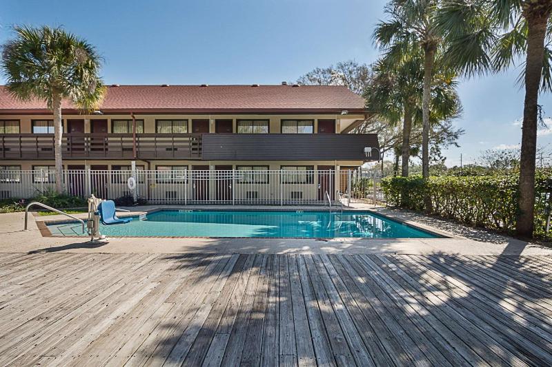 Bay Inn - image 10