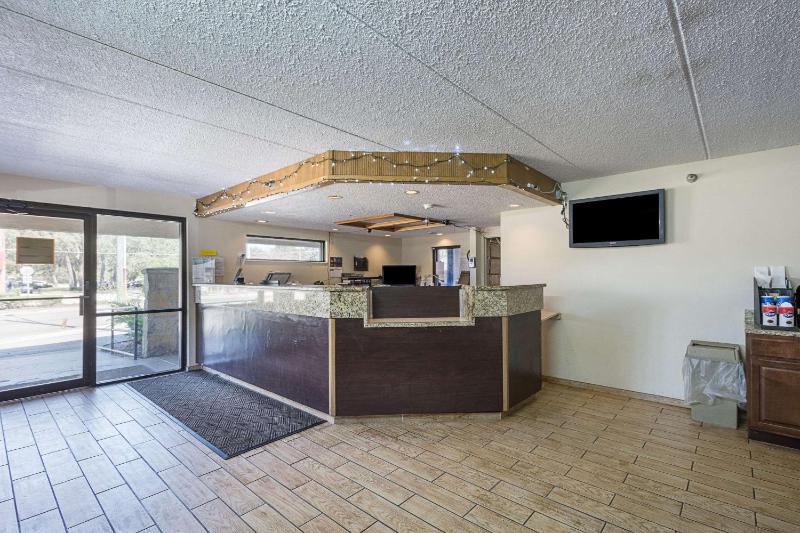 Bay Inn - image 8