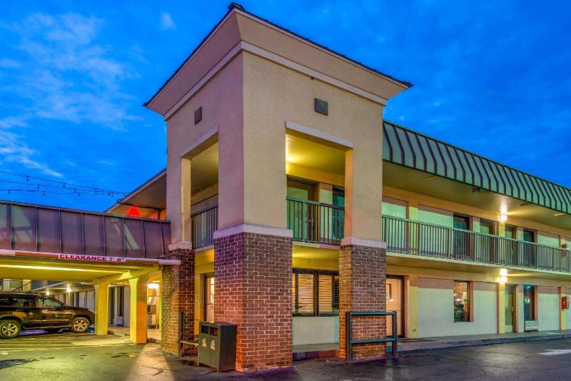 Quality Inn Savannah Historic District - image 11