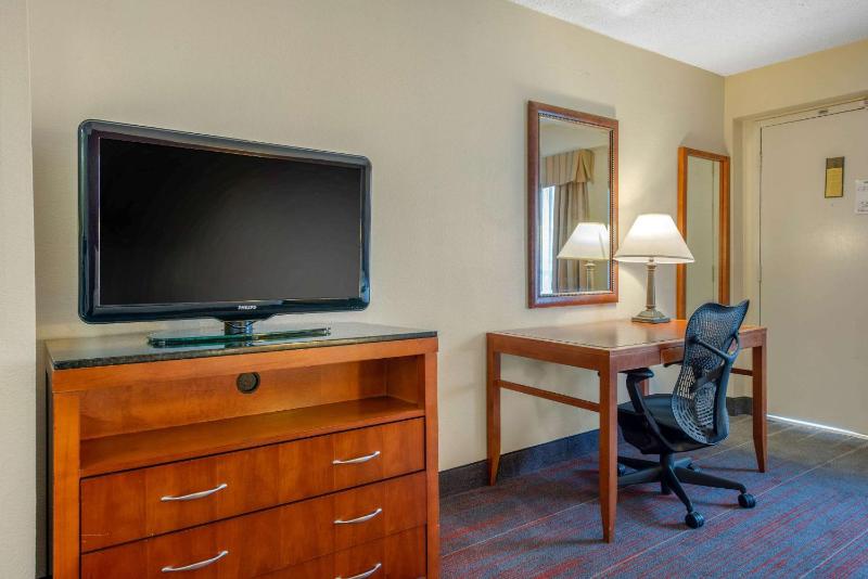 Quality Inn Savannah Historic District - image 14