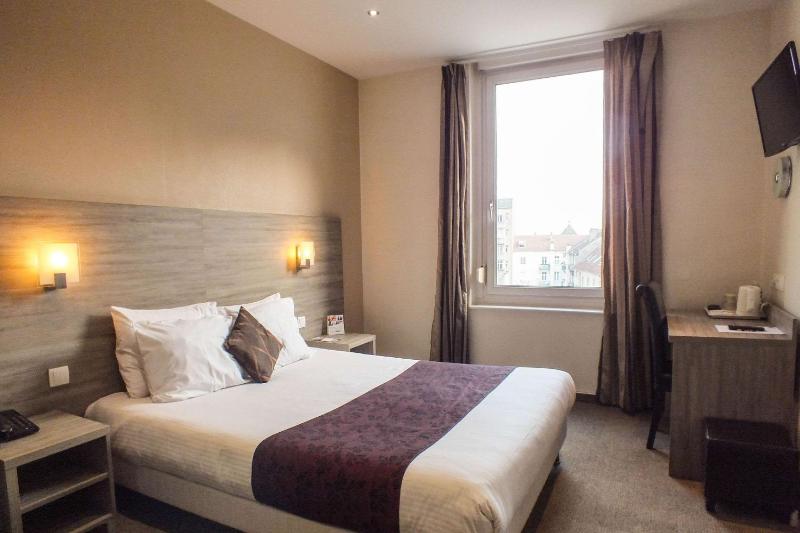 Standard Double Room image 2