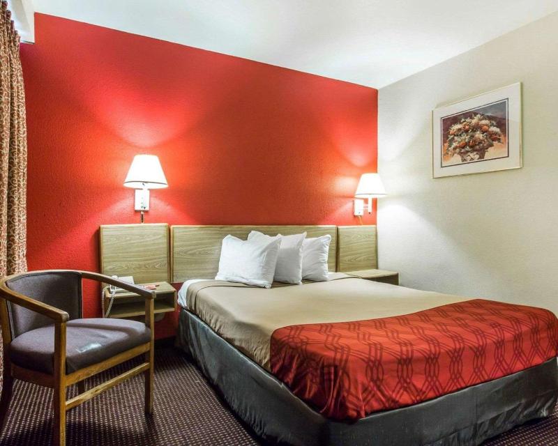 King Room - Non-Smoking image 2