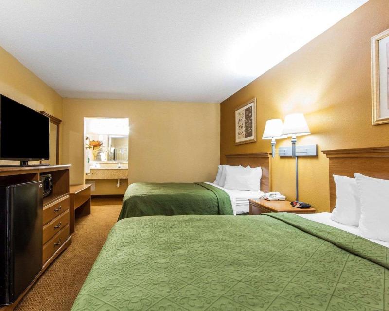 Double Room with Two Double Beds - Non-Smoking image 3