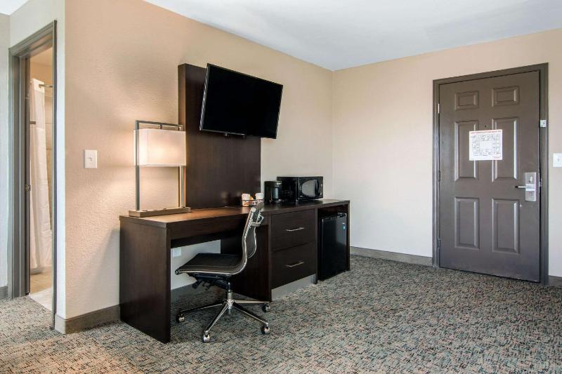 King Room - Non-Smoking image 3