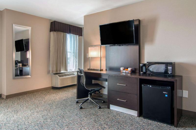 King Room - Non-Smoking image 3