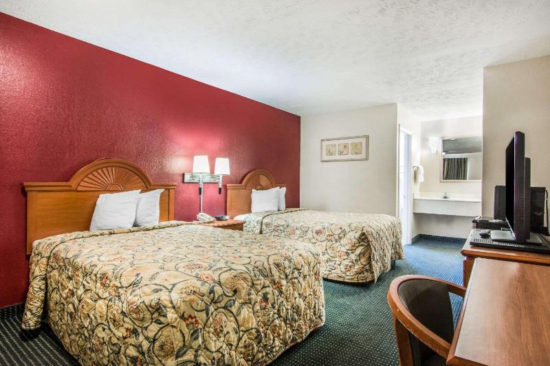 Double Room with Two Double Beds - Non-Smoking image 2