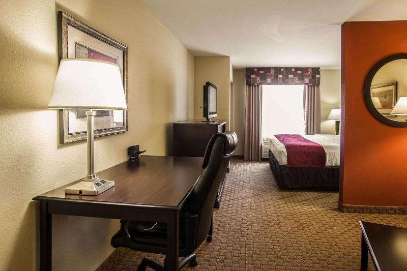 King Suite - Accessible/Non-Smoking image 3