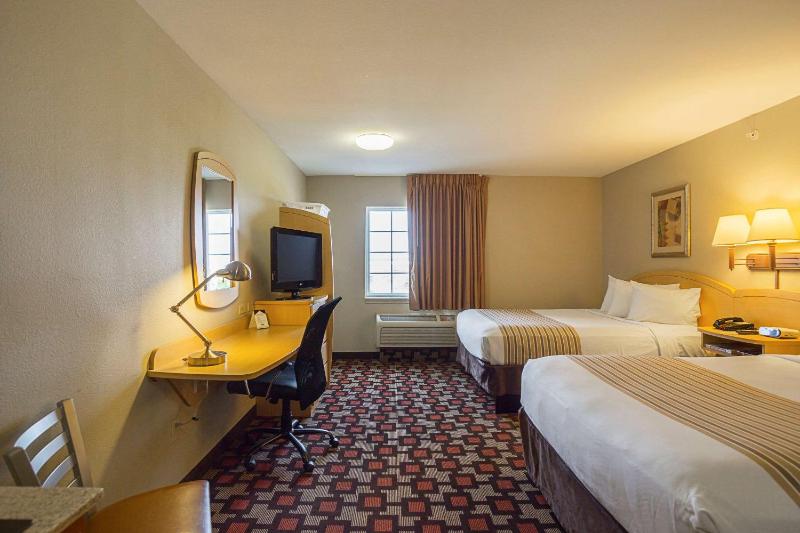 Efficiency Queen Suite with Two Queen Beds and Roll-In Shower - Accessible/Non-Smoking image 2