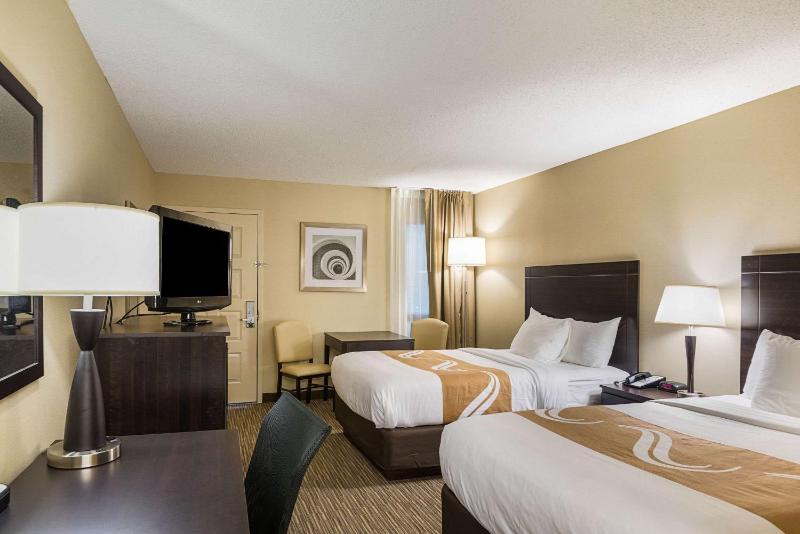 Double Room with Two Double Beds image 3