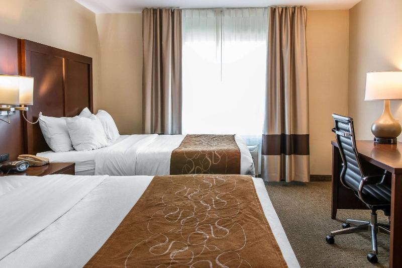 Queen Suite with Two Queen Beds image 1