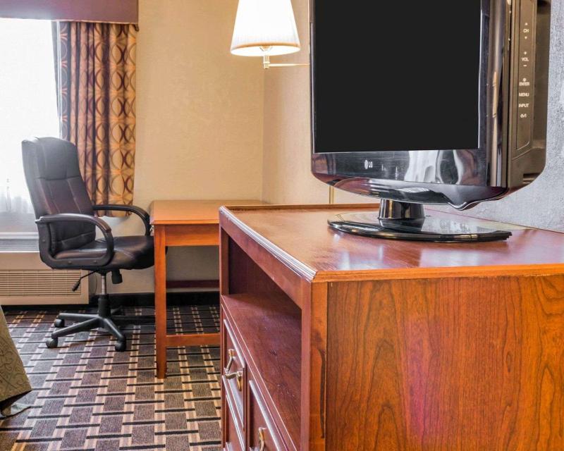 Double Room with Two Double Beds - Non-Smoking image 3