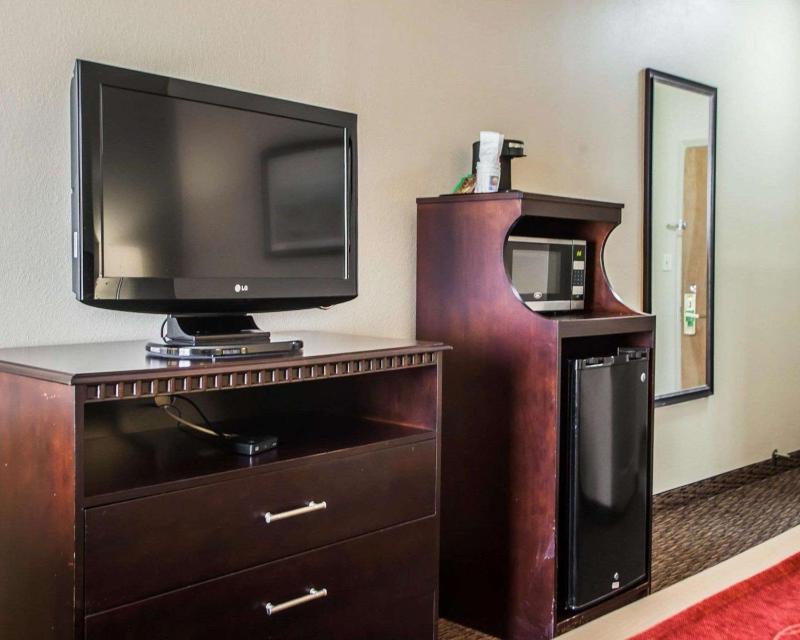 King Room - Non-Smoking image 3