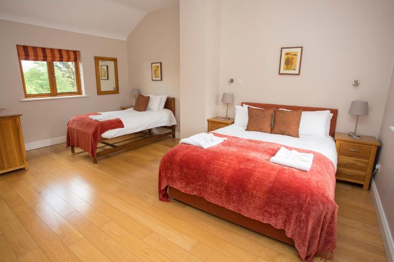 Three-Bedroom House (7 Adults) image 3