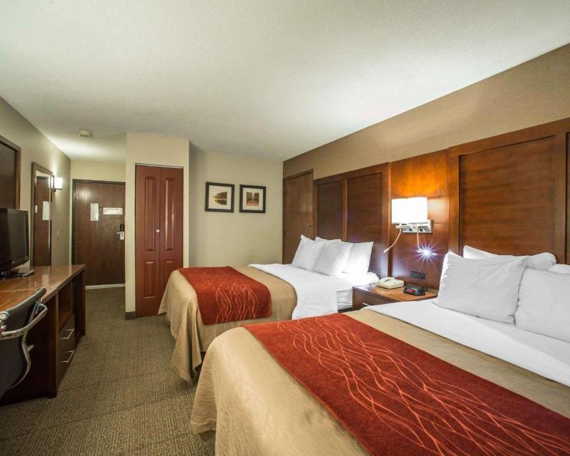 Double Room with Two Double Beds - Non-Smoking image 3