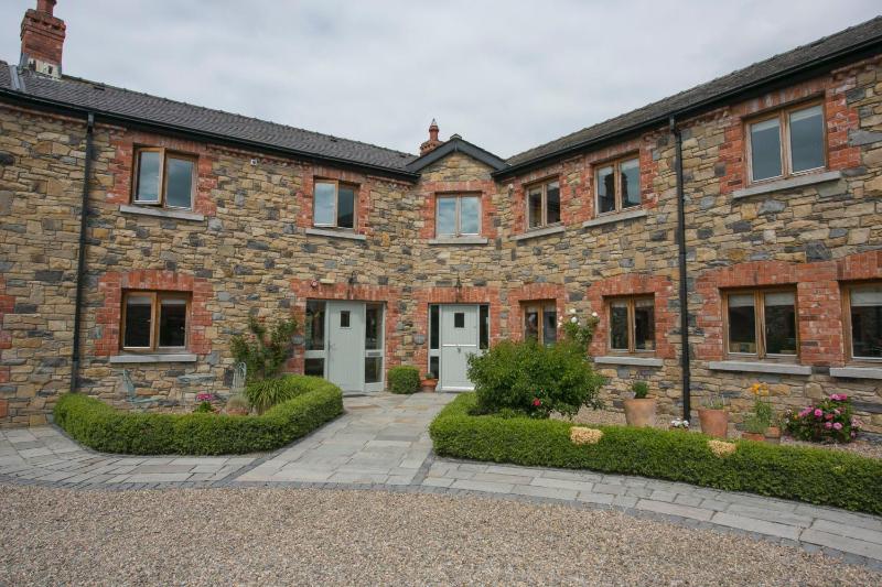 Two-Bedroom House (5 Adults) image 1