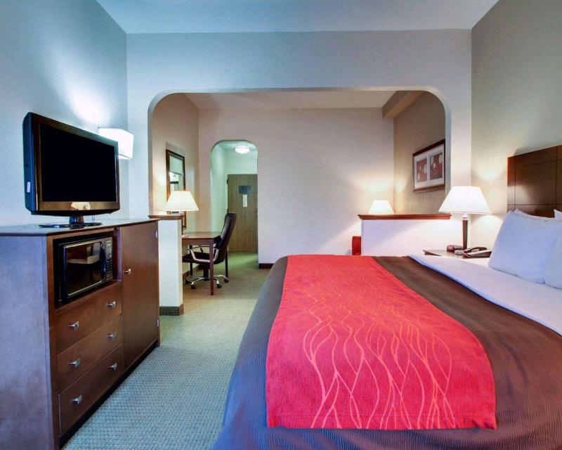 King Suite - Non-Smoking image 2