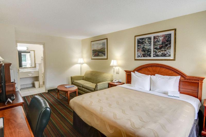 King Room - Non-Smoking image 2