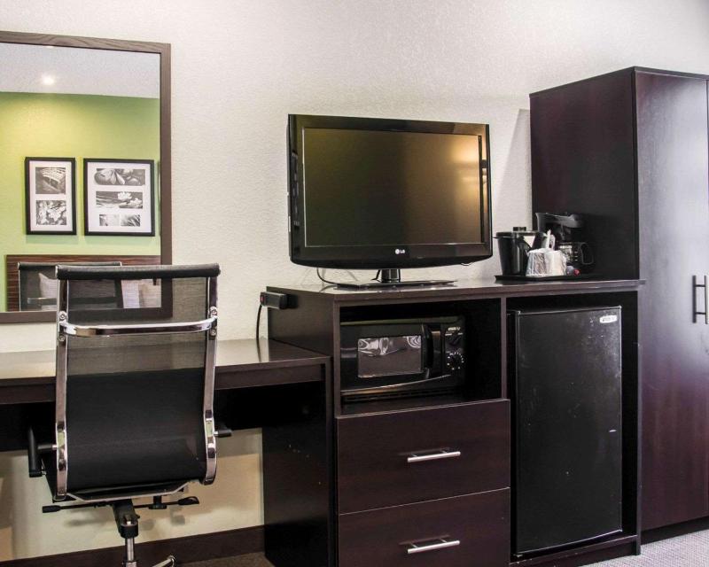 King Room image 3