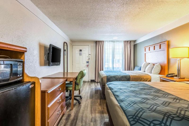 Double Room with Two Double Beds - Smoking image 4