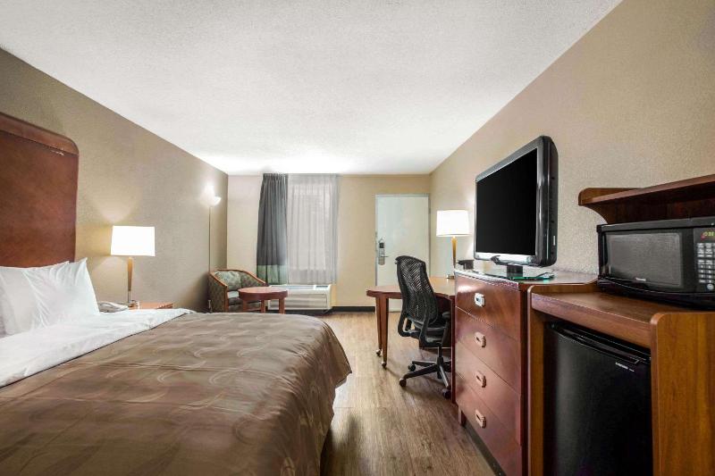 King Room - Non-Smoking image 3