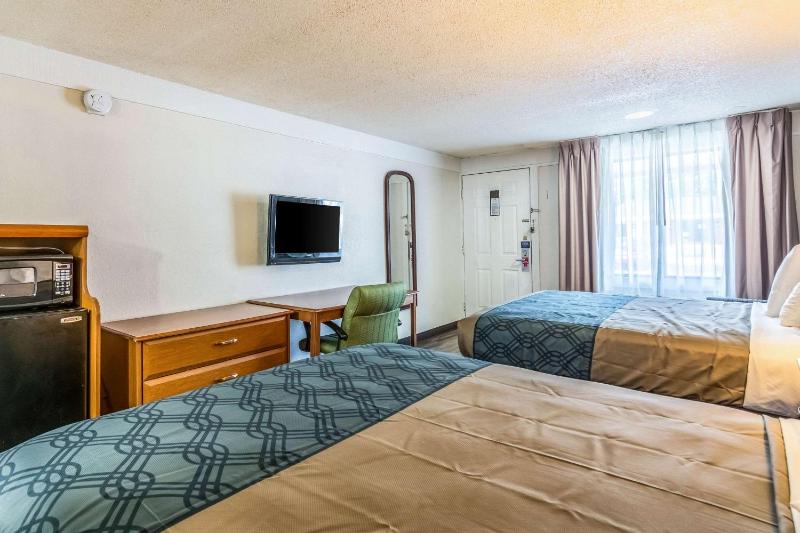 Double Room with Two Double Beds - Smoking image 3