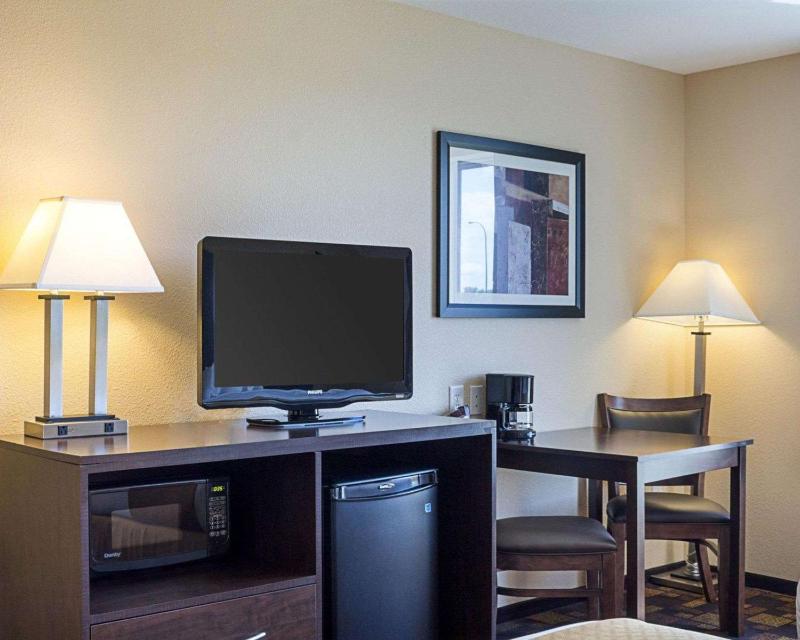 Suite with Two Queen Beds - Accessible/Non-Smoking image 4