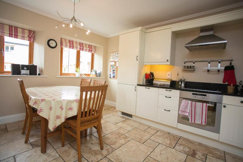 Two-Bedroom House (4 Adults) image 4