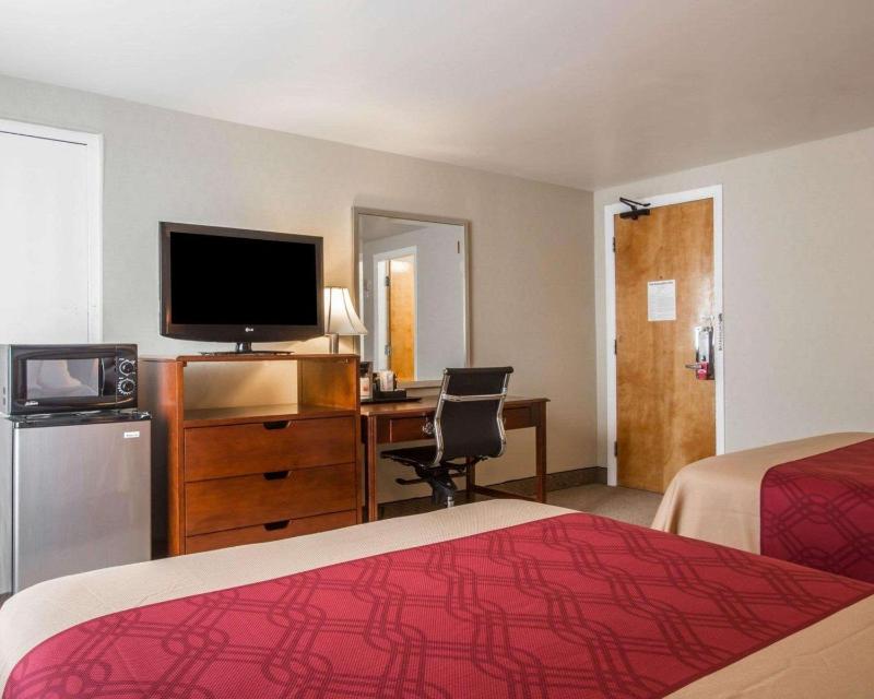 Double Room with Two Double Beds - Non-Smoking image 3