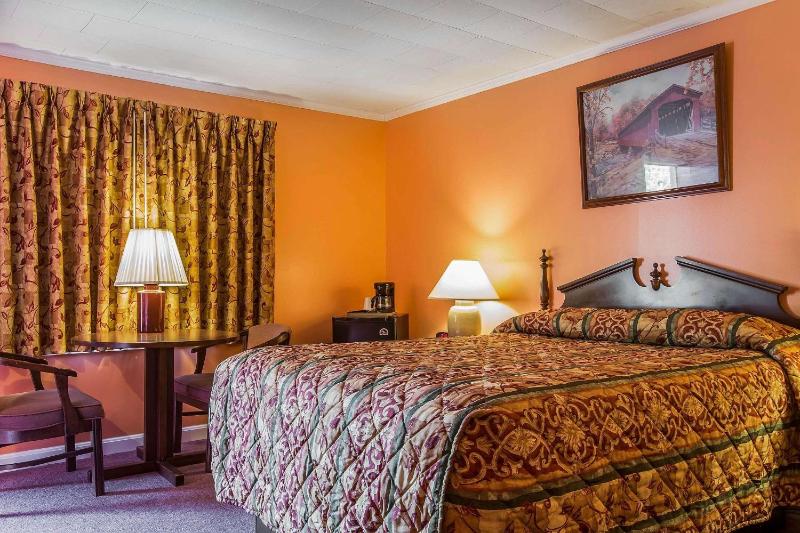 Queen Room - Non-Smoking image 2