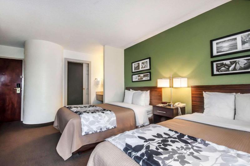 Double Room with Two Double Beds - Non-Smoking image 3