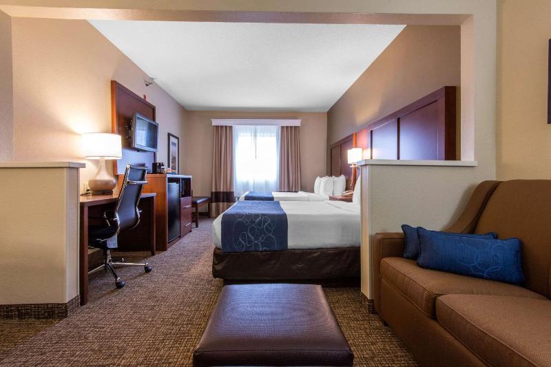 Double Suite with Two Double Beds - Accessible/Non-Smoking image 4