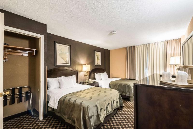 Double Room with Two Double Beds - Non-Smoking image 2