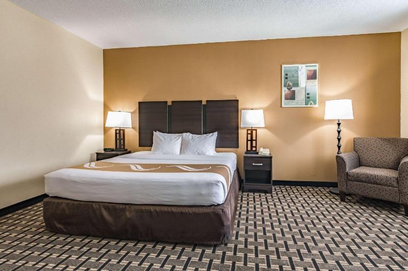 King Room - Non-Smoking image 2