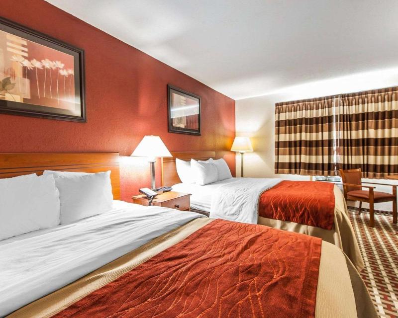 Double Room with Two Double Beds - Non-Smoking image 4
