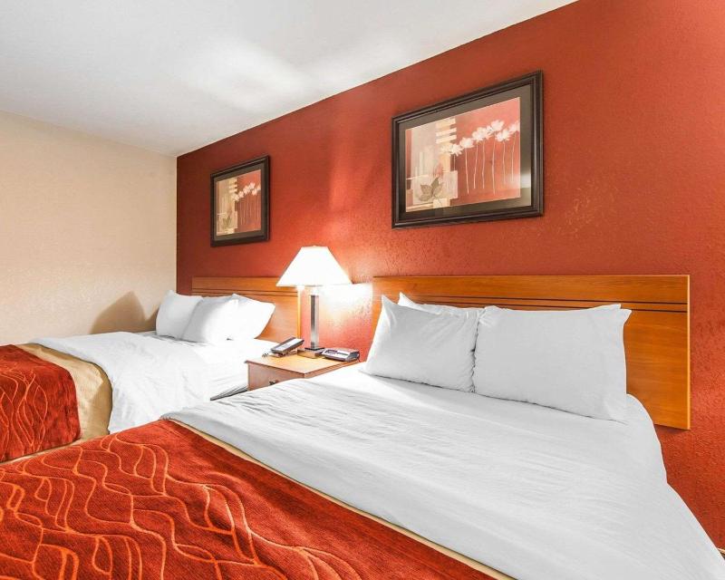 Double Room with Two Double Beds - Non-Smoking image 3