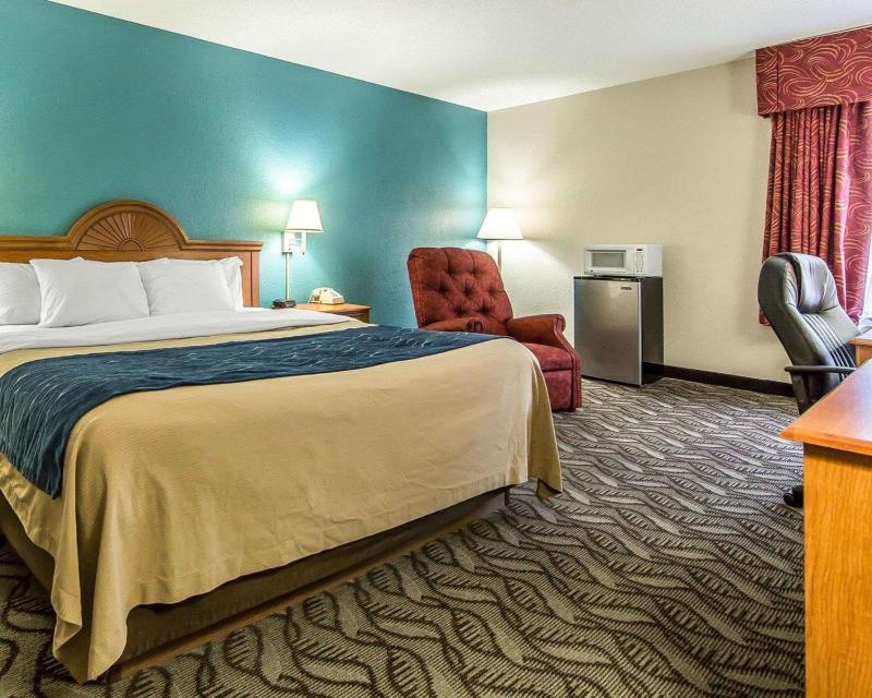 King Room - Non-Smoking image 2