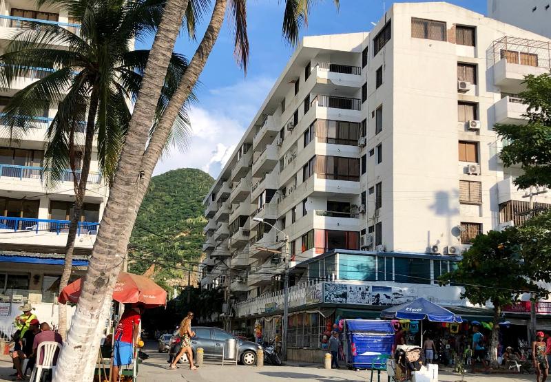 EDIFICIO PALANOA APTO 507 FRENTE a PLAYA RODADERO - image 1