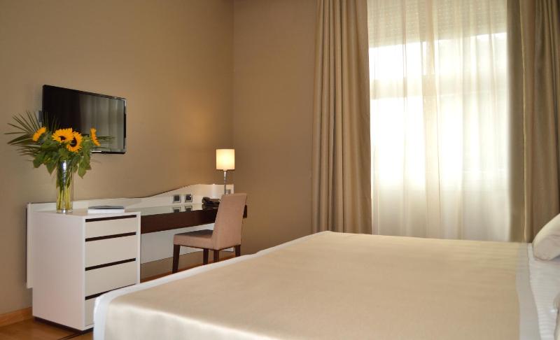 Single Room image 2